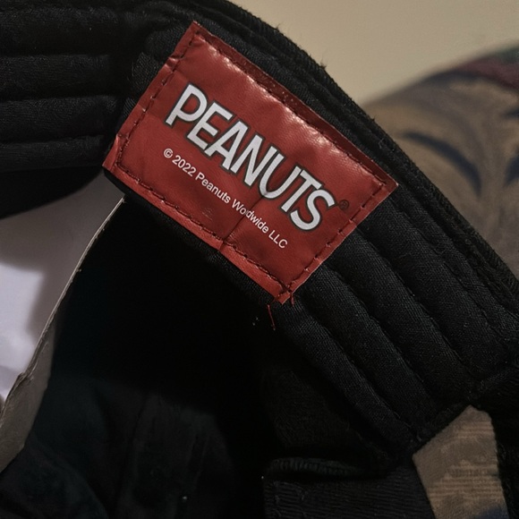 Snoopy Peanuts Hat adjustable - Picture 2 of 4